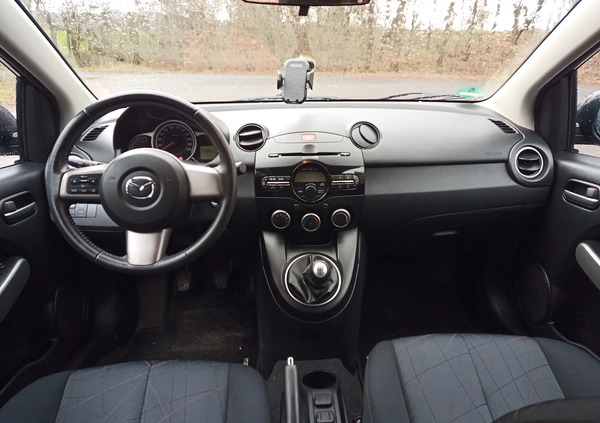 Mazda 2 cena 21800 przebieg: 114000, rok produkcji 2013 z Bolesławiec małe 232